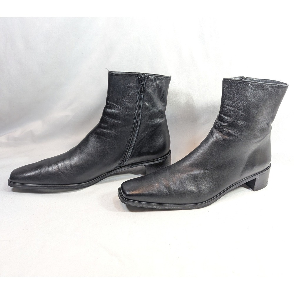 Stuart Weitzman Black Leather Ankle Boots; Square Toe Low Block Heel Zip 7.5